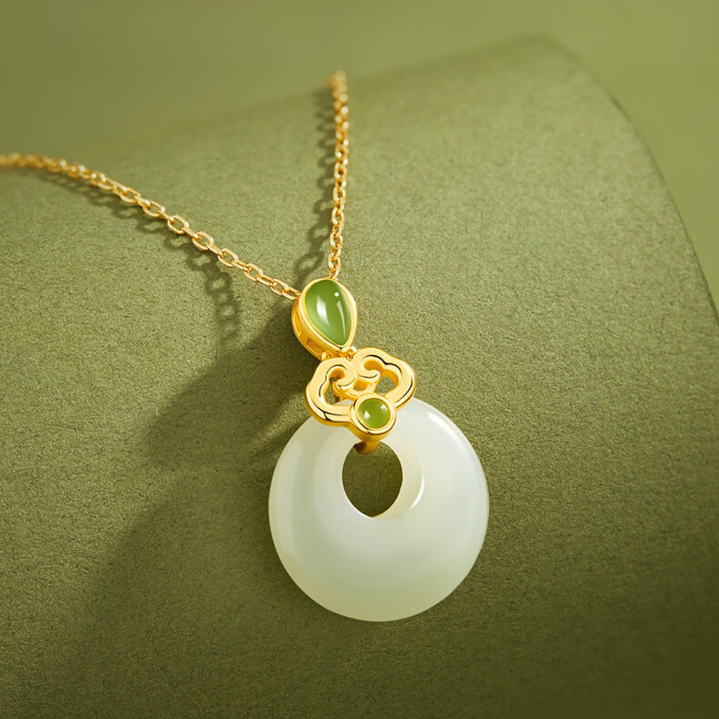 The Tranquil Halo - Ningxiang Hetian Jade Necklace