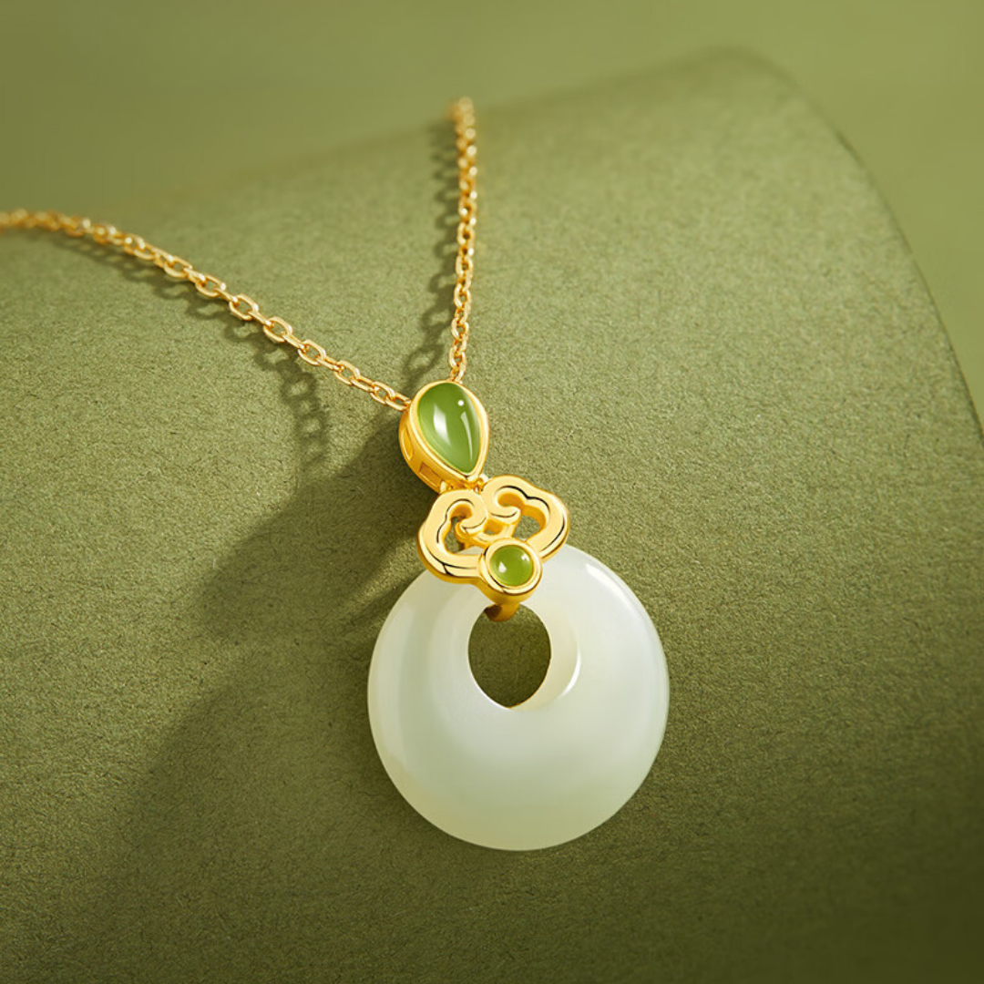 The Tranquil Halo - Ningxiang Hetian Jade Necklace