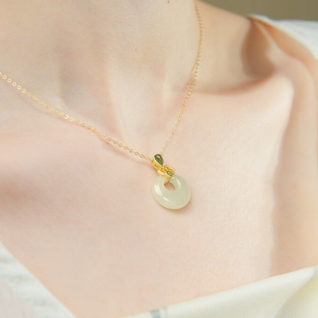The Tranquil Halo - Ningxiang Hetian Jade Necklace