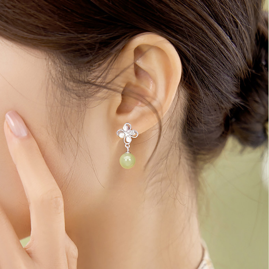 The Flower's Core - Huarui Hetian Jade Earrings