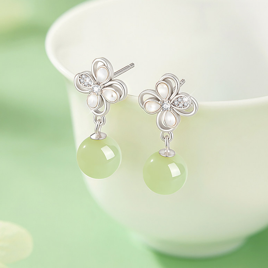 The Flower's Core - Huarui Hetian Jade Earrings