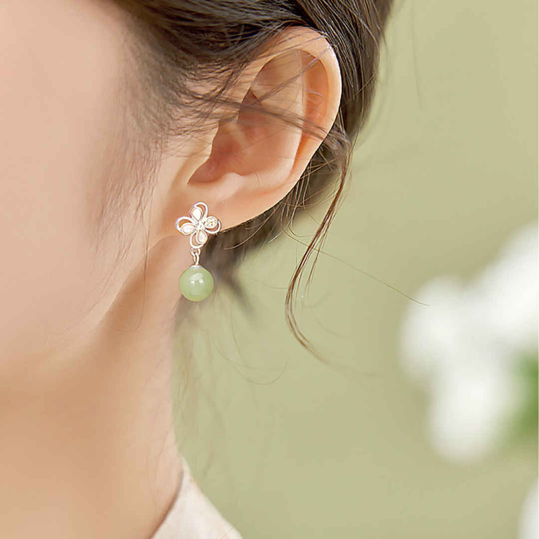 The Flower's Core - Huarui Hetian Jade Earrings