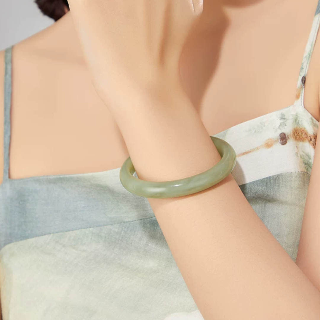 The Uncarved Whole - Hunran Hetian Jade Bangle
