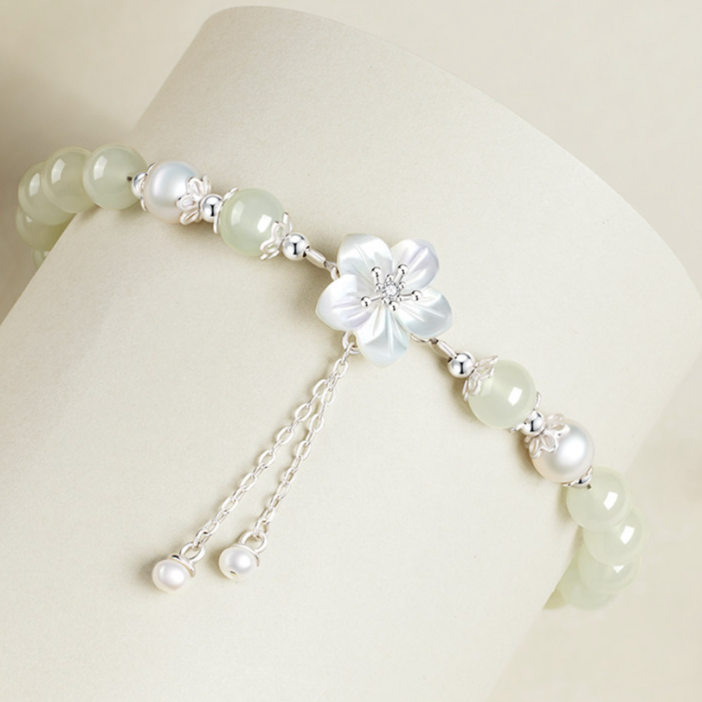 The Quiet Fragrance - Moli Hetian Jade Bracelet