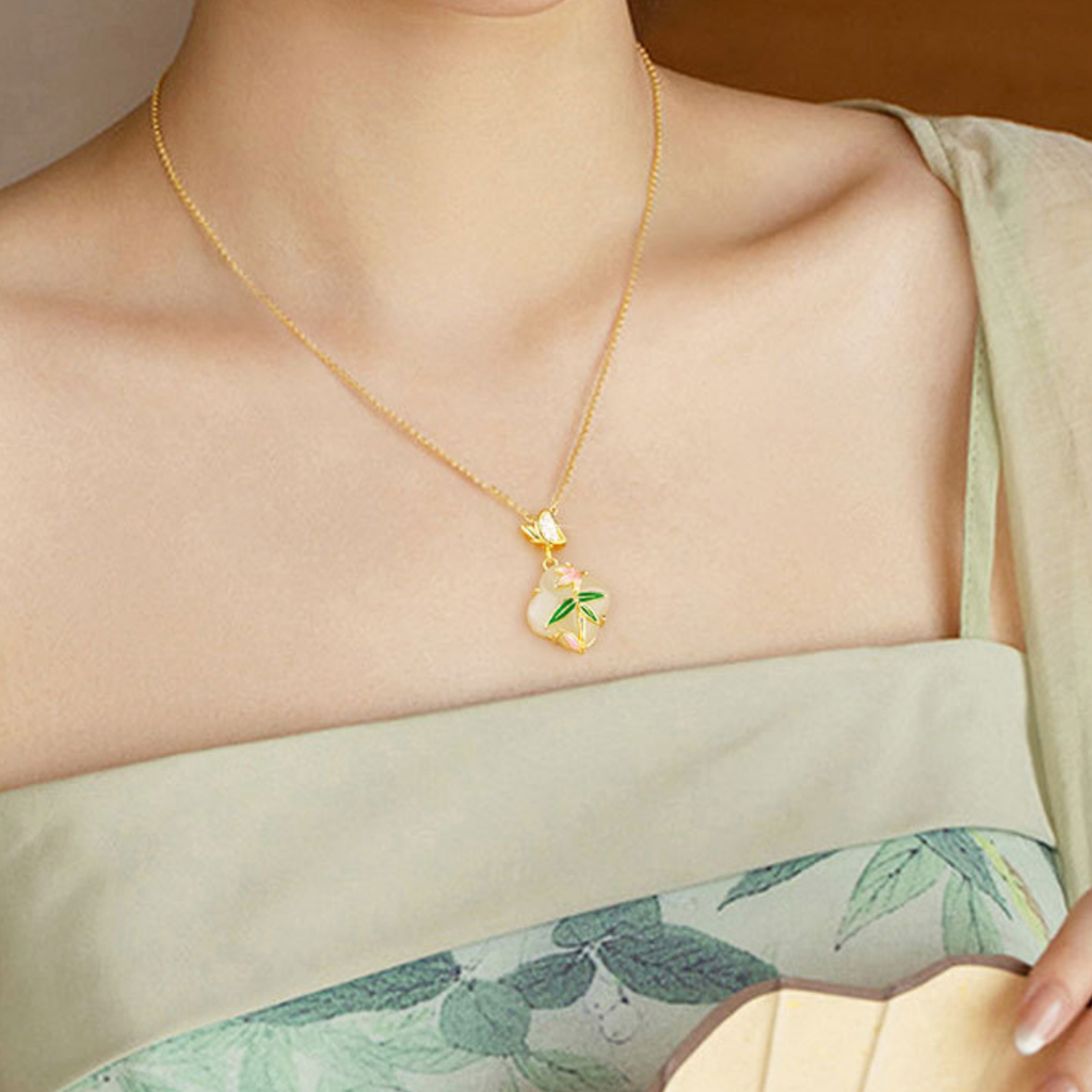 The Painted Shadow - Zhuying Hetian Jade Necklace